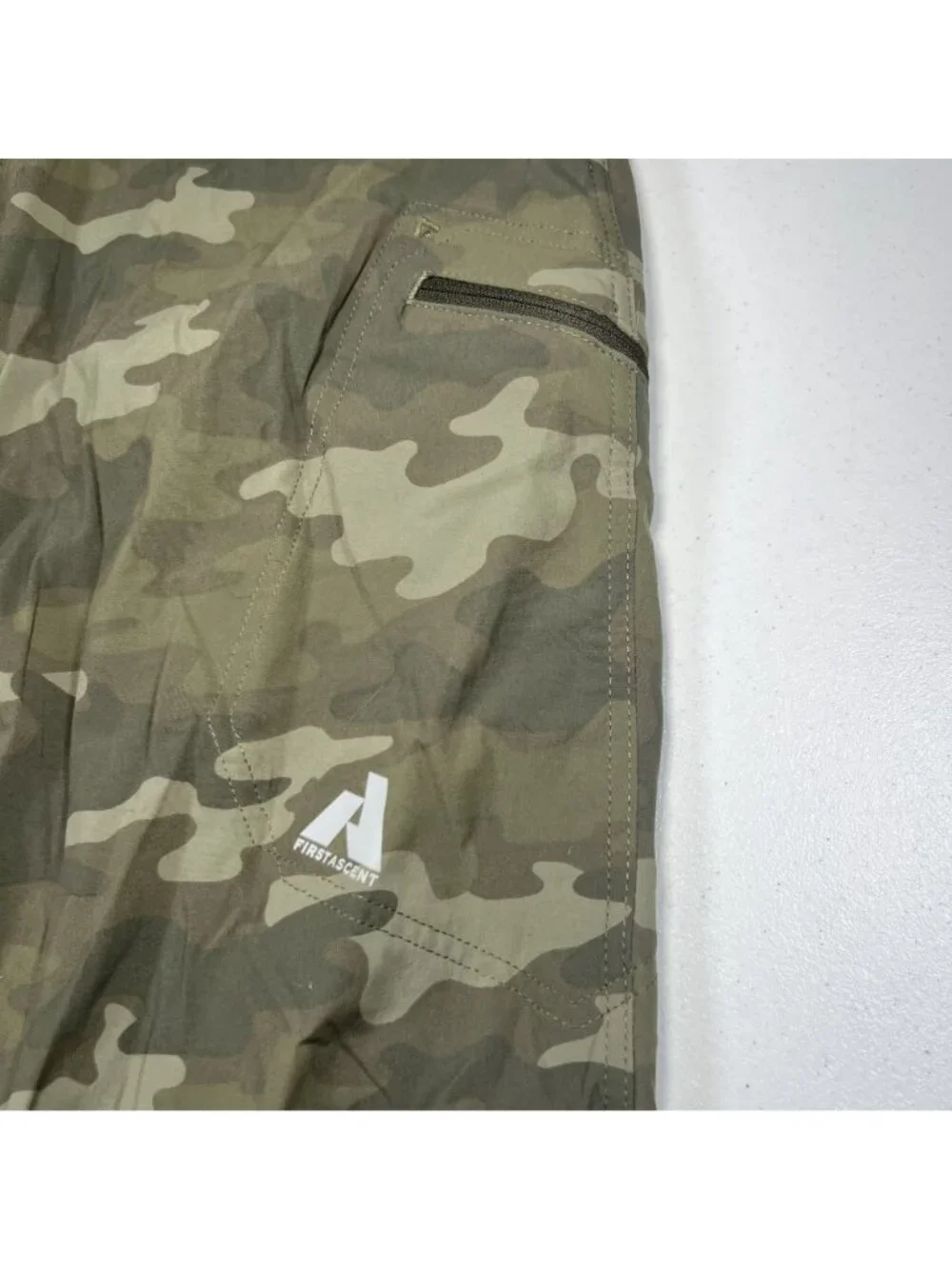 Eddie Bauer Mens First Ascent Camo Cargo Pants Size 36x30 Hiking Stretch